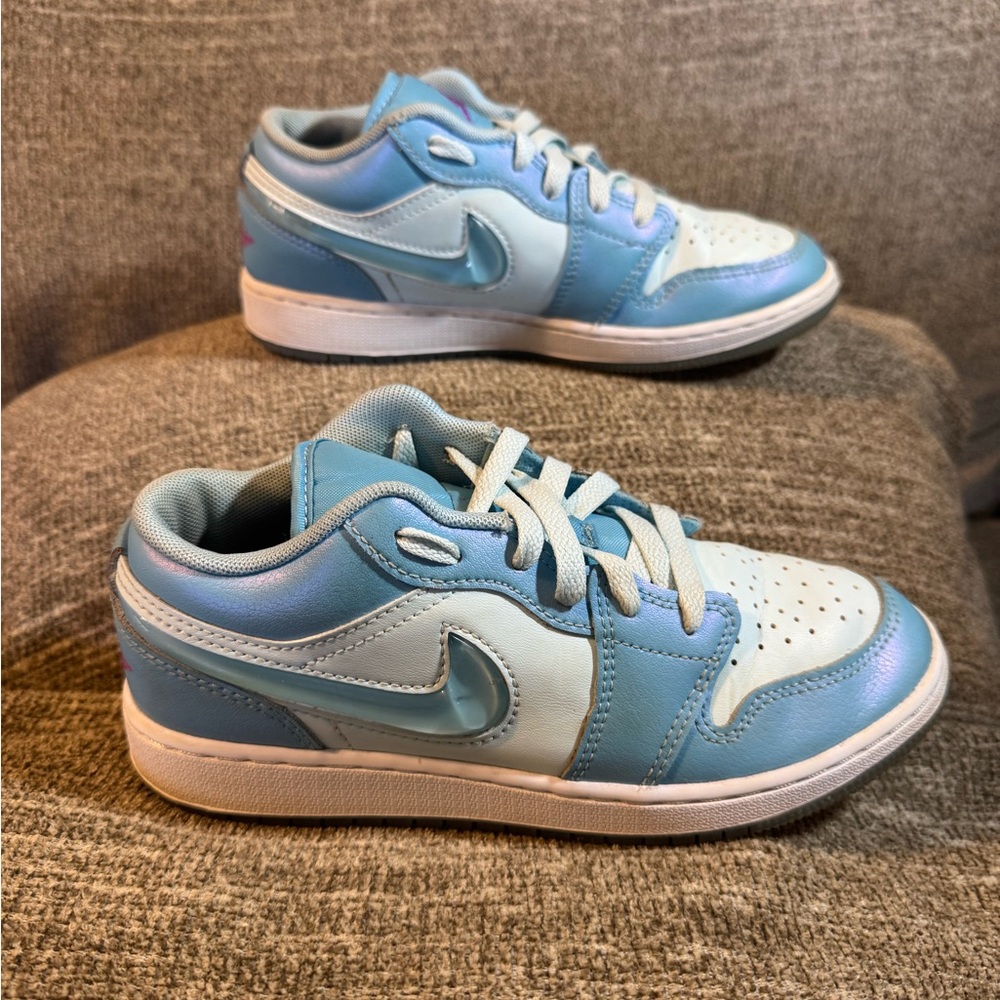 Nike Air Jordan 1 Low SE 'Aquarius Blue' sneakers Size 3.5Y